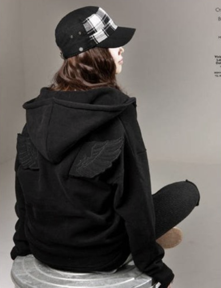 เสื้อกันหนาว ฮู้ดดี้ มีปีก เกาหลีสุดๆ น่ารัก เลือกสีที่พร้อมส่งด้านในเลยค่ะ