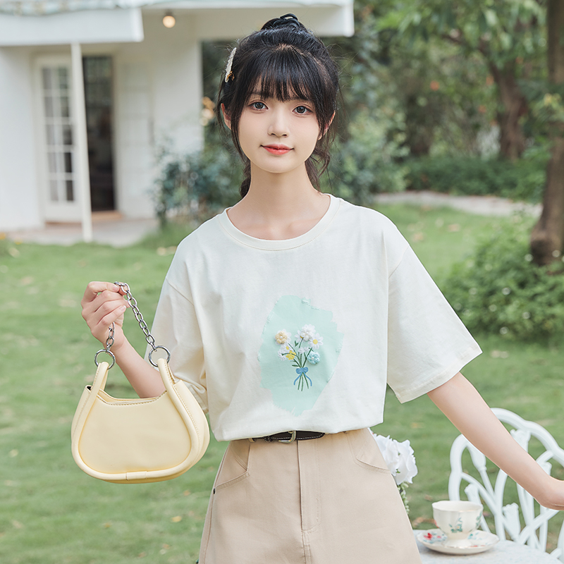 เสื้อผ้าวัยรุ่นเกาหลี เสื้อยืดวัยรุ่นผู้หญิง มีขนาด S M L XL