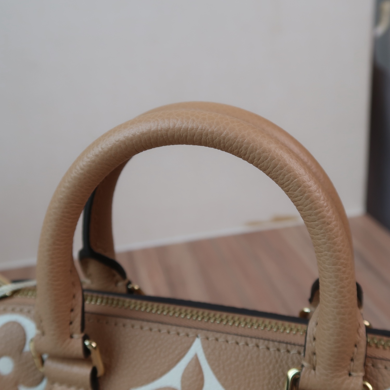 Louis Vuitton Arizona/Creme Monogram Empreinte Speedy Bandouliere 20(ใบParagon 7วัน)