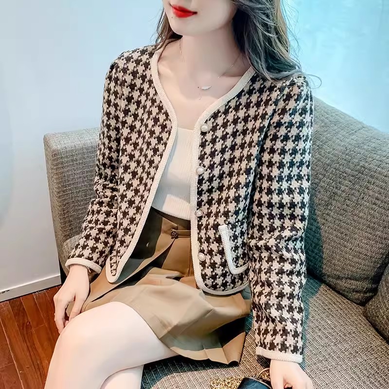 เสื้อเชิ้ตผู้หญิงแขนยาว เสื้อเชิ้ตผู้หญิงใส่ทํางาน 390 บาทต่อชิ้น ฟรีค่าจัดส่ง