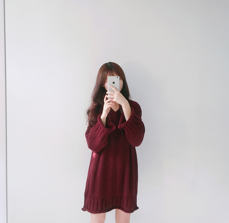 เสื้อไหมพรม คอวี Sweater สีแดงไวน์ ใส่เดี่ยวๆ หวานๆ ยาว 26.5 นิ้ว