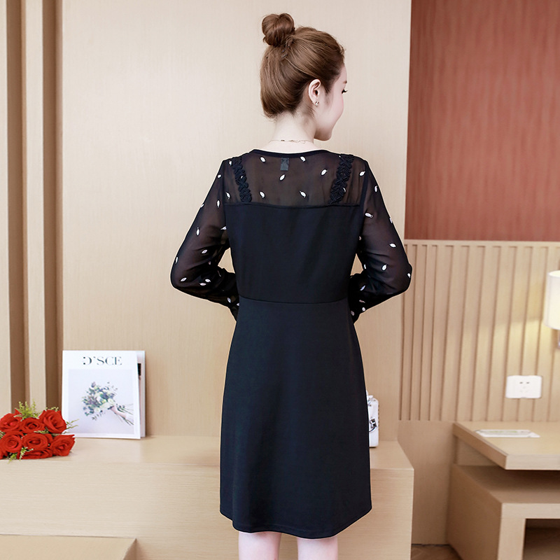 Dress4475 เดรสแขนยาวสีดำ ดีเทลช่วงอกและแขนเป็นผ้าชีฟองปักลายใบไม้เล็กๆ ผ้าไมโครเนื้อดีมีน้ำหนักยืดหยุ่นได้ งานดีทรงสวย