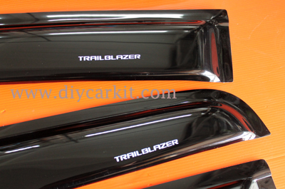 กันสาดประตู สีดำ trailblazer'12-17