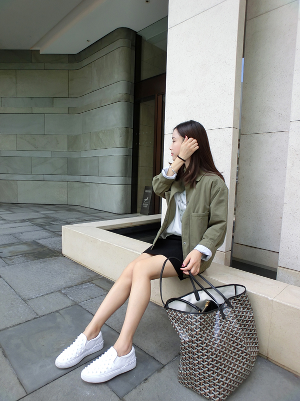 เสื้อคลุมสไตล์เกาหลี สีเขียวทหาร ทรงสวย ผ้าป่านบุซับในเนื้อนุ่ม ใส่คลุมกำลังดี เท่ๆ พร้อมส่งเลยจ้า สีเขียวทหาร