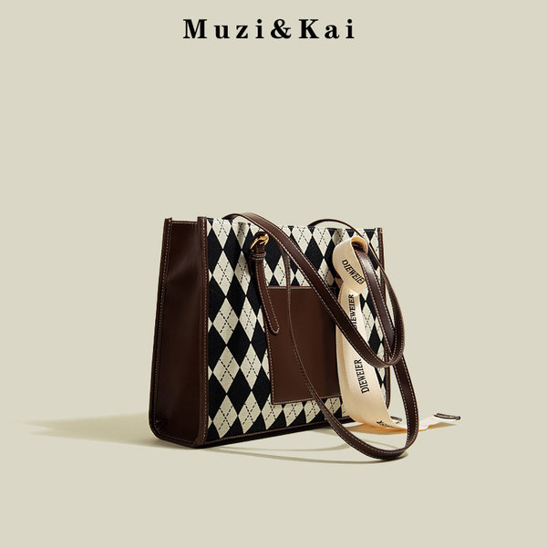 กระเป๋าสะพายข้างผู้หญิง กระเป๋าสะพายสไตล์เกาหลี By Muzi&Kai
