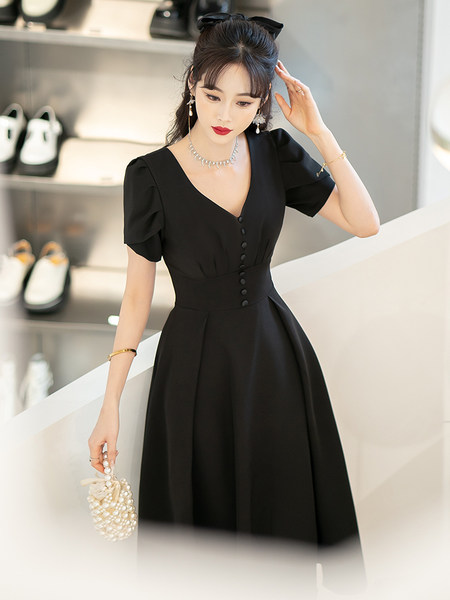 ชุดราตรี ชุดราตรีสวยหรู แบบ ทันสมัย Evening dress