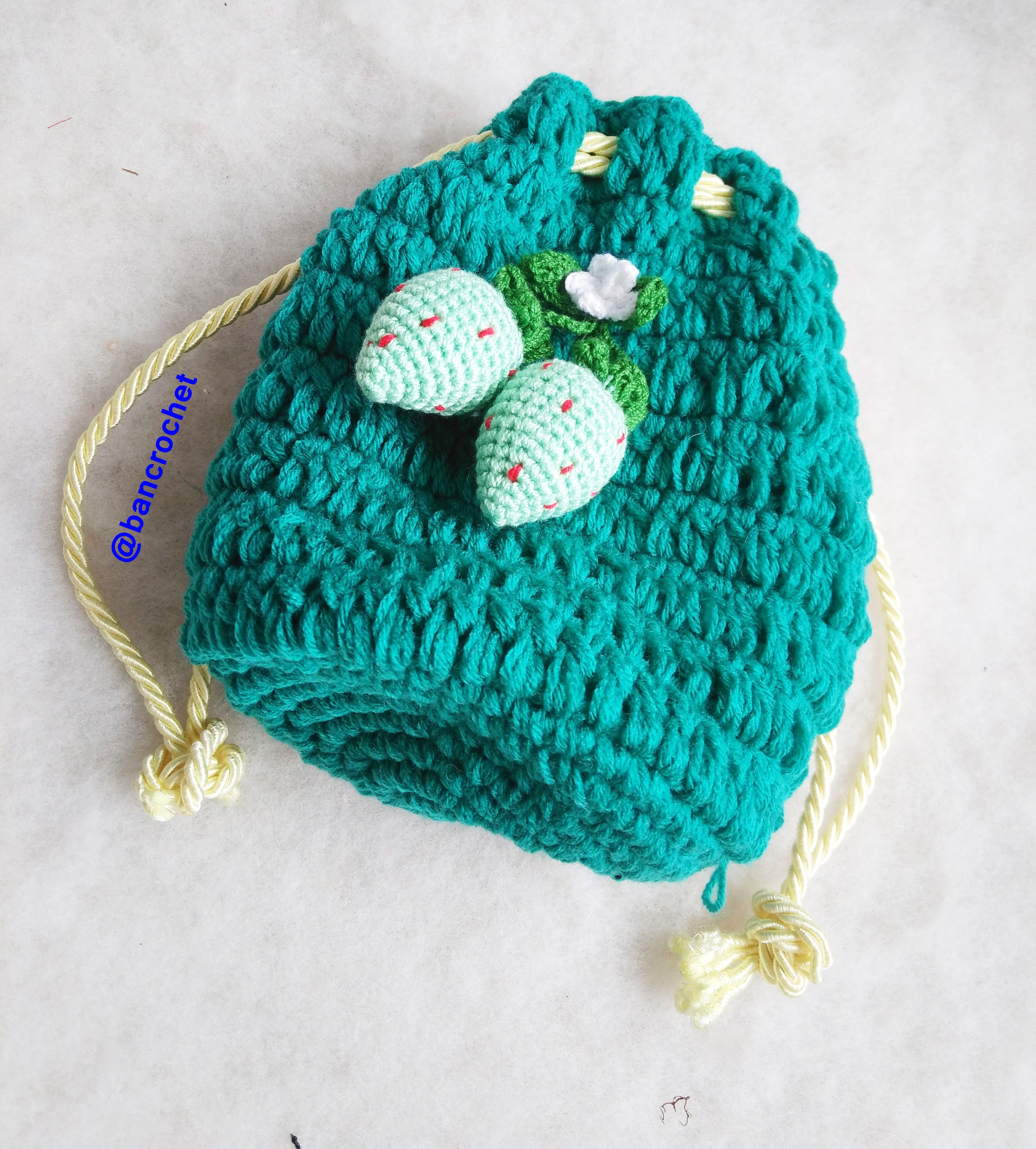 Bancrochet กระเป่าหูรูดถักโครเชต์ crochet bucket bags เขียว 5.5x4 นิ้ว