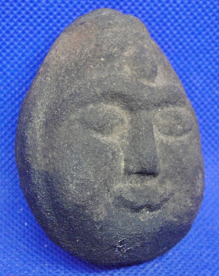 หินแกะหน้าพระ