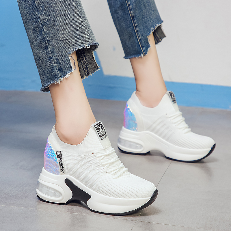 รองเท้าผ้าใบเสริมส้นสูง รองเท้าผ้าใบเสริมส้นสูงสไตล์เกาหลี ส่งฟรี EMS