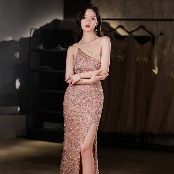 ชุดราตรี ชุดราตรีสวยหรู แบบ ทันสมัย Evening dress
