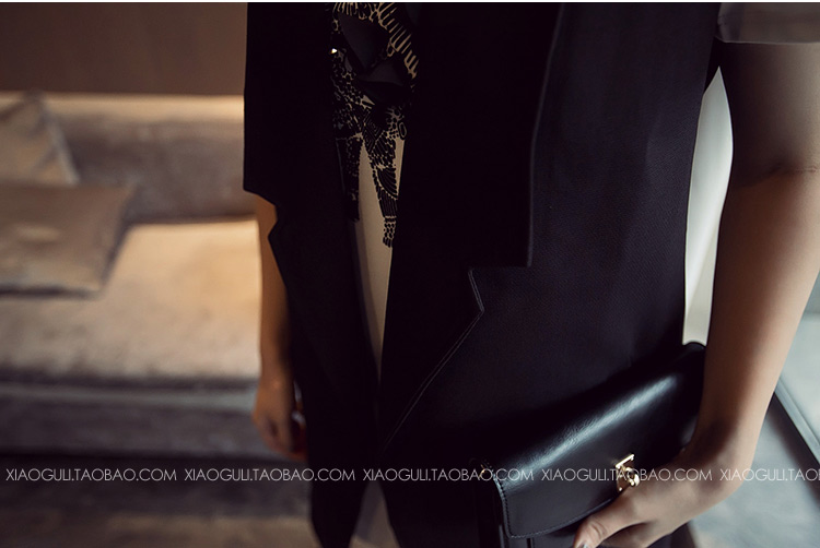 สูทคลุมตัวยาว แขนกุด สีดำ ทรงแบบเกาหลีมากๆ ผ้าเนื้อเบา ใส่คลุมได้ลุคเก๋ๆ (ผ้าแบบสูท) black