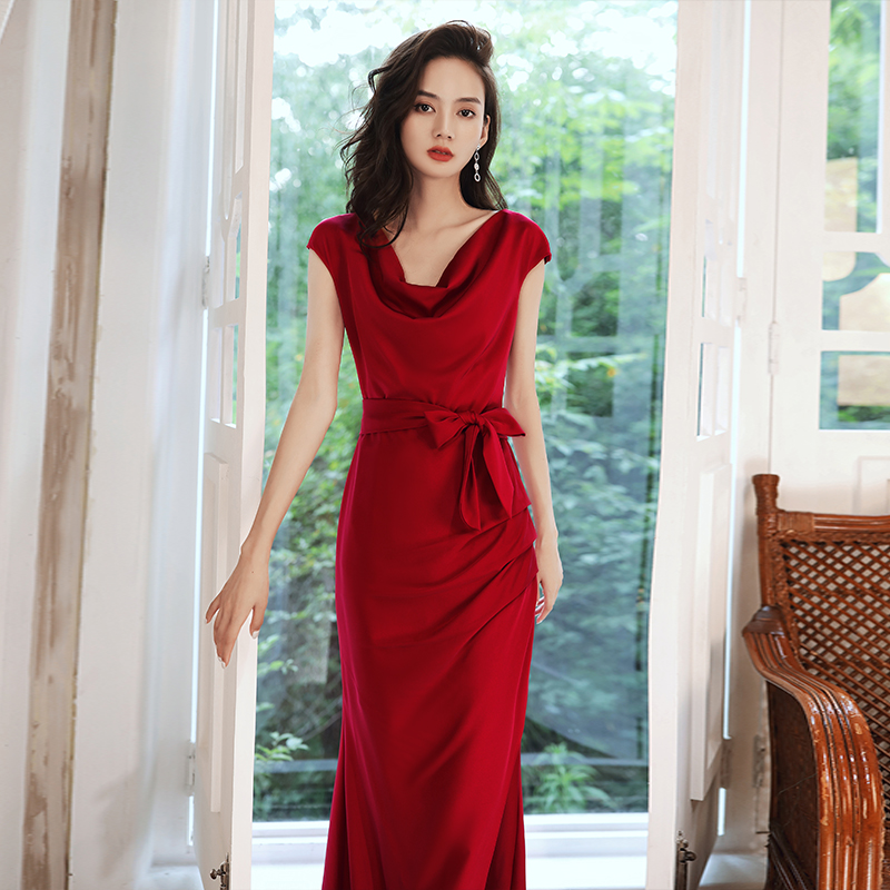 ชุดราตรี ชุดราตรีสวยหรู แบบ ทันสมัย Evening dress