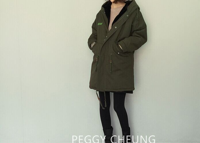 เสื้อคลุมกันหนาวฮู้ดดี้ ทรงโคล่ง สีเขียว เท่ๆ ผ้าไม่หนามาก กันหนาวกันลม ซับในขนแมวนุ่มๆ พร้อมส่งจ้า เขียวทหาร