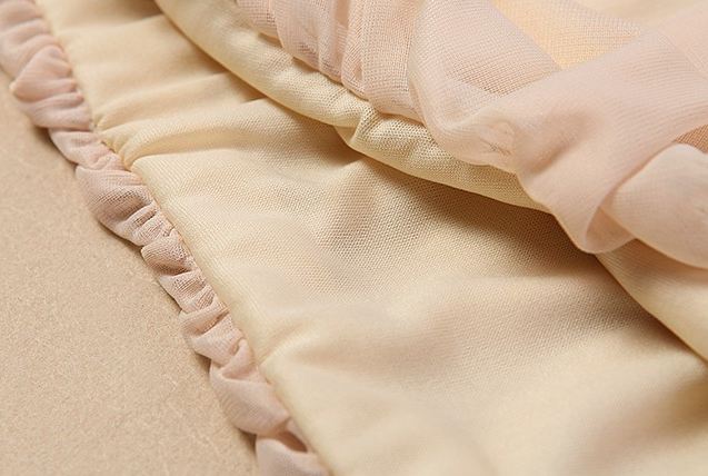 เดรส ออกงาน คอวี แขนกุด แต่งดอกไม้ที่ไหล่ สี ครีม และ ดำ no 37242