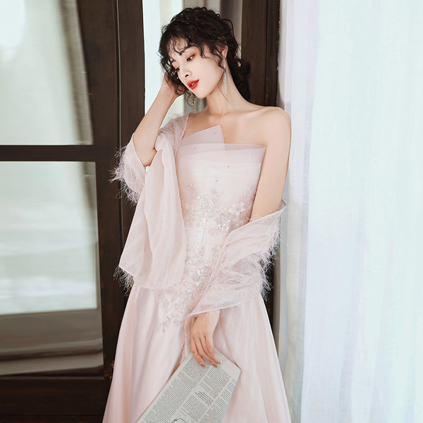 ชุดราตรี ชุดราตรีสวยหรู แบบ ทันสมัย Evening dress