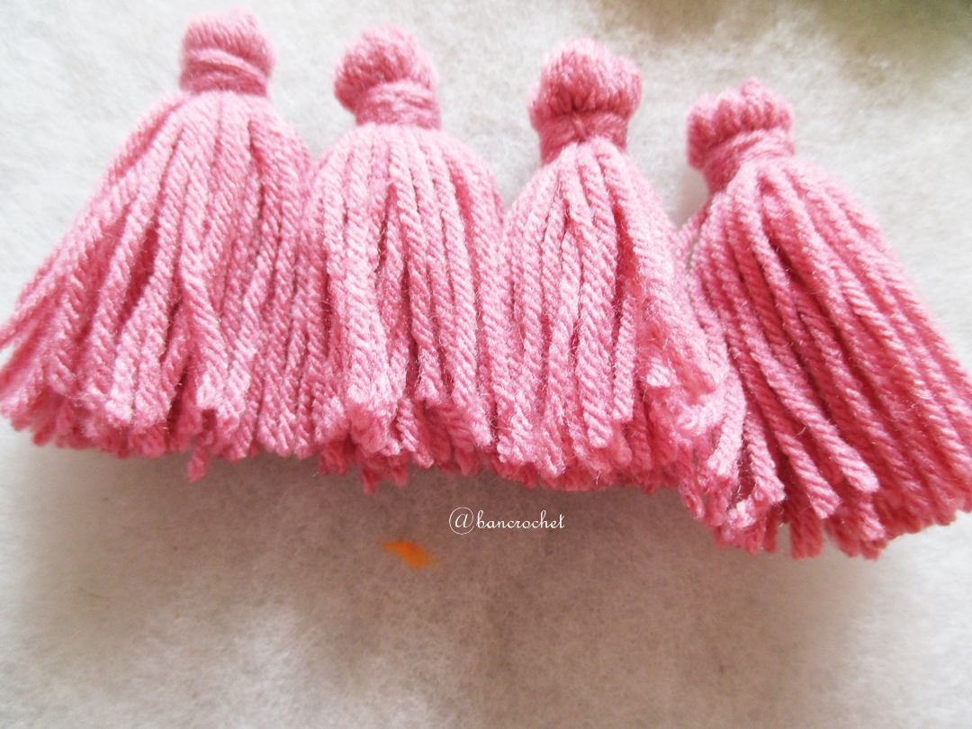 พู่สีเชมพูโครเชต์ ไหมพรม 4 ply pink tassel crochet acrylic yarn 4 ply