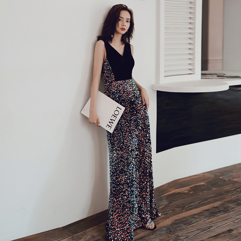 ชุดราตรี ชุดราตรีสวยหรู แบบ ทันสมัย Evening dress