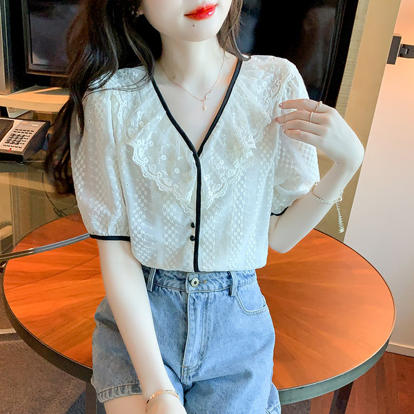 เสื้อลูกไม้ แขนสั้น