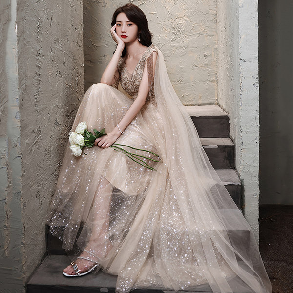 ชุดราตรี ชุดราตรีสวยหรู แบบ ทันสมัย Evening dress