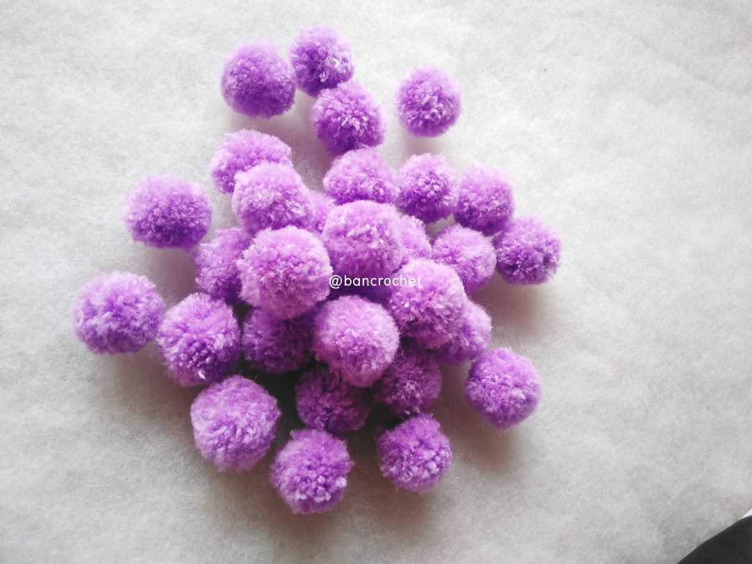 ปอมปอมไหมพรม ขนาด 2.5-3 ซม pom poms crochet ม่วงอ่อน 2.5-3 ซม.