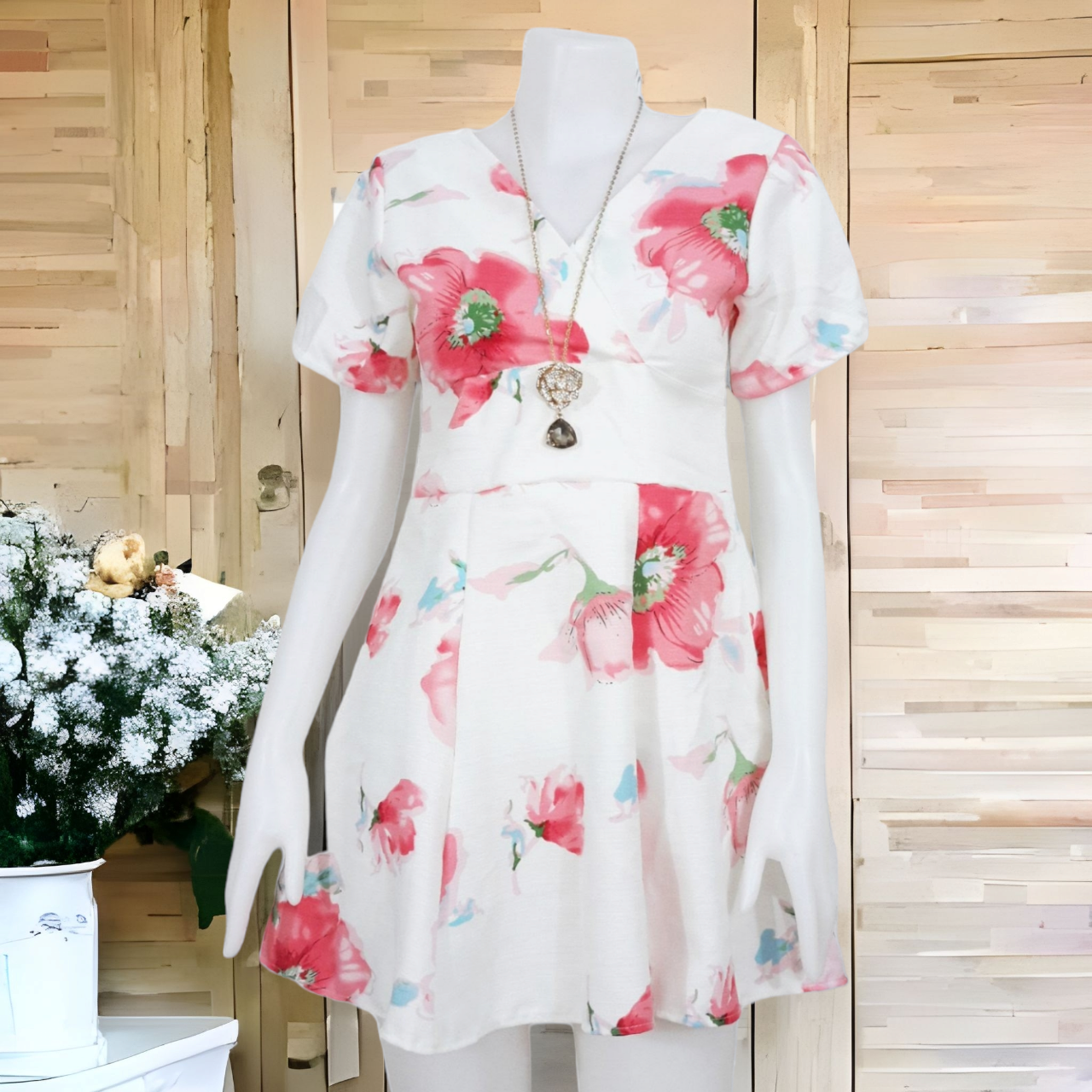 Dress3102 ชุดเดรสคอวีป้าย มีซิปหลังใส่ง่าย ผ้ามิลินเนื้อดีเกรดพรีเมียมอยู่ทรงเรียบสวย งานสวยใส่ได้หลายโอกาส งานดีทรงดี ดูสวยแพง ใส่เก๋ๆ ได้บ่อย