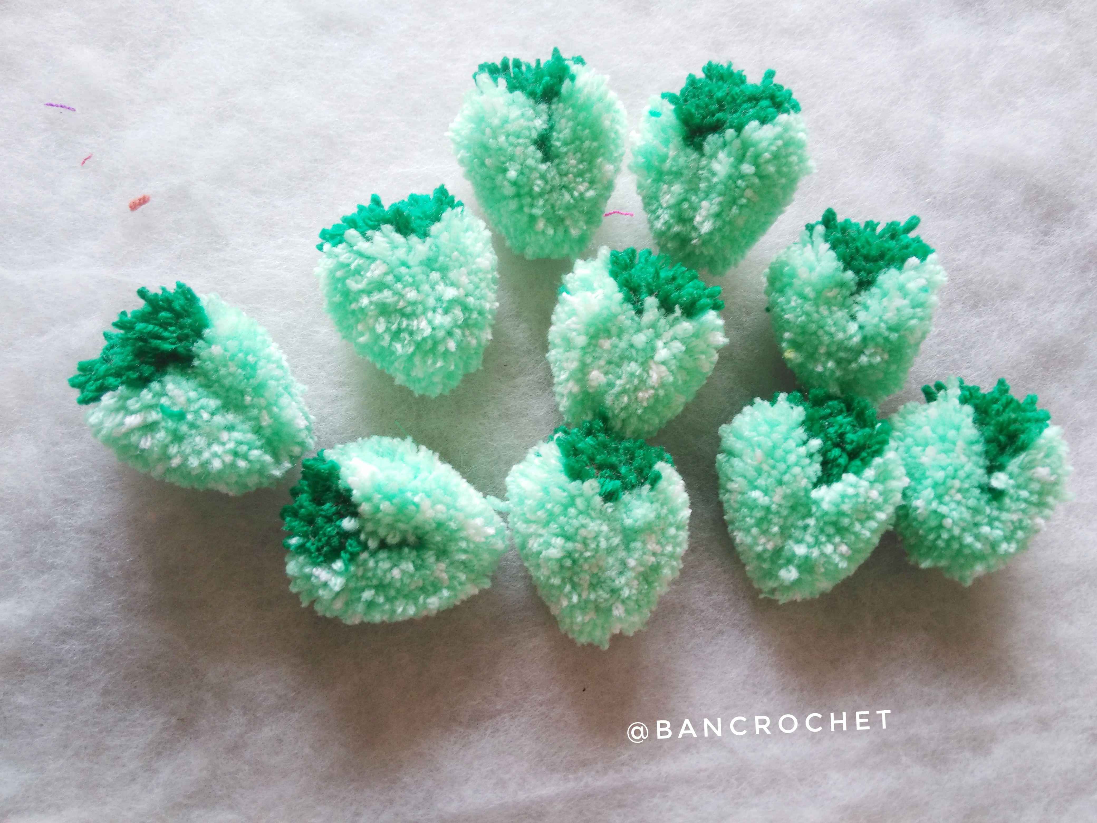 Bancrochet ปอมปอมสตรอเบอรี่ (เฉพาะราคาส่ง) pompoms strawberry (only wholesale) สำเนา หลากสี/mix 2 นิ้ว/ 2 inch
