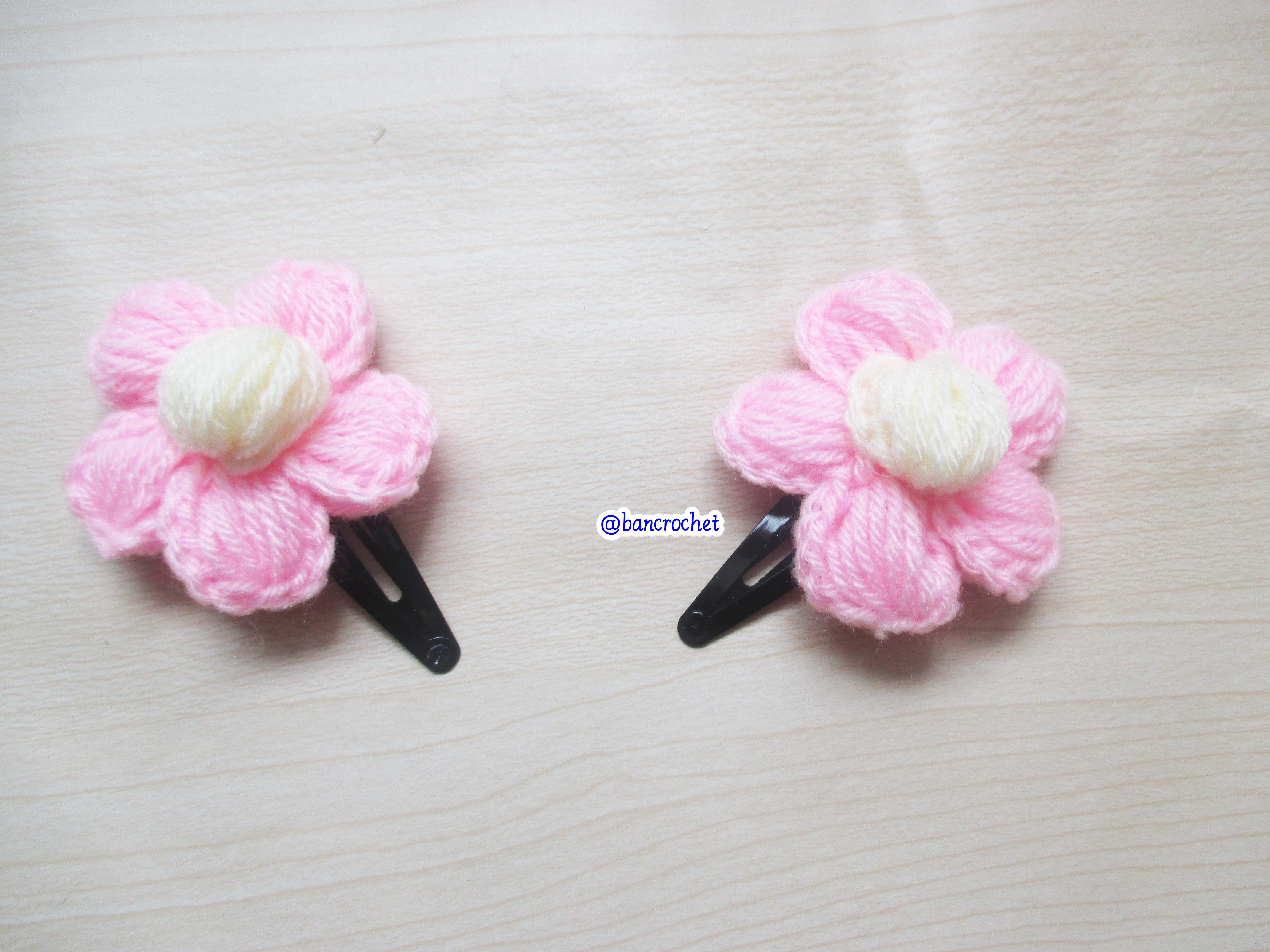 Bancrochet กิ๊บดอกไม้ถักโครเชต์ฟูๆ crochet Flowers Accessories ชมพู 5 cm