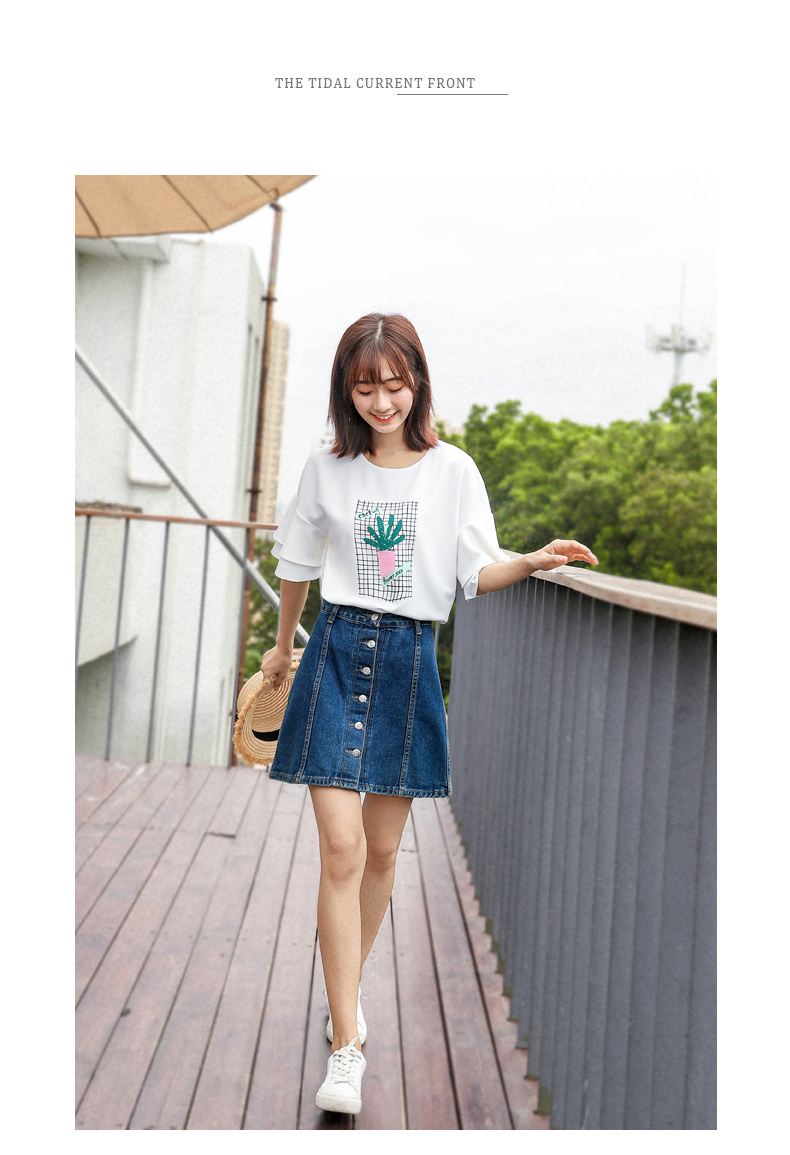 Blouse3791 เสื้อแขนระบายสีขาวครีม แต่งลายน่ารัก ผ้าชีฟองเนื้อดีเกรดพรีเมียมหนามีน้ำหนักทิ้งตัวไม่ยับง่ายใส่สบาย ซับในเนื้อหนาอย่างดี งานน่ารักแมทช์ง่ายใส่กับอะไรก็เข้า