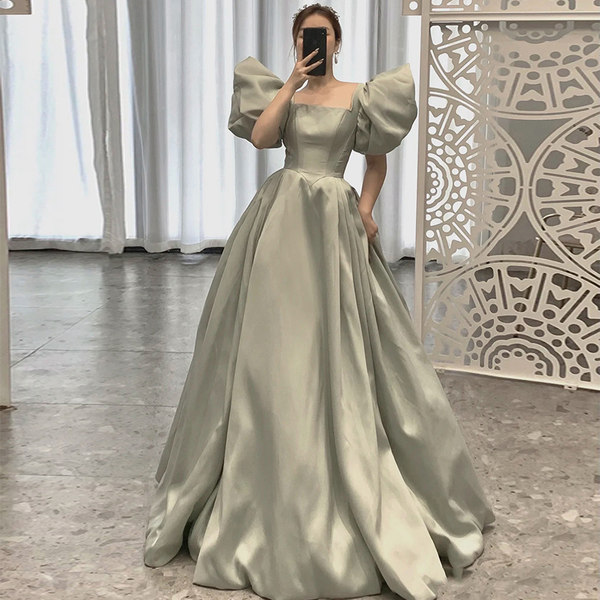ชุดราตรี ชุดราตรีสวยหรู แบบ ทันสมัย Evening dress