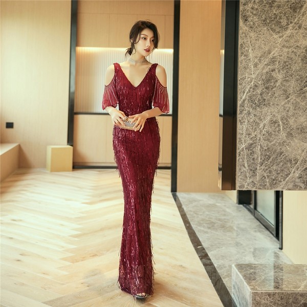 ชุดราตรี ชุดราตรีสวยหรู แบบ ทันสมัย Evening dress