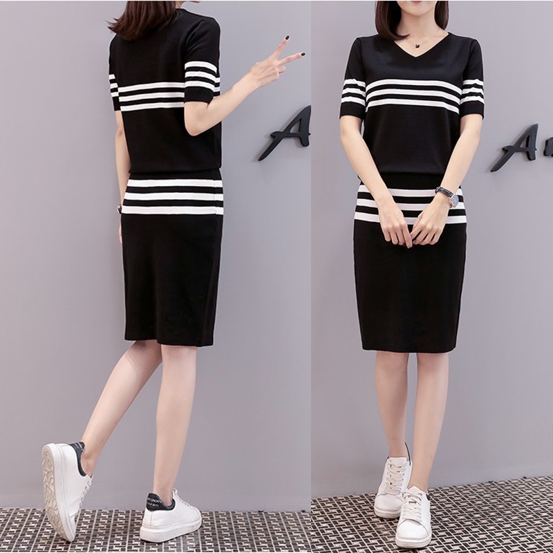 Set_bs1731 ชุดเซ็ทไหมพรม 2 ชิ้น(เสื้อ+กระโปรง) เสื้อคอวี+กระโปรงทรงเข้ารูป งานไหมพรมเนื้อนุ่มเนียนมีน้ำหนักยืดหยุ่นสูง