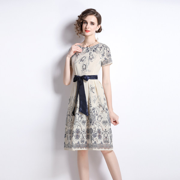 ชุดเดรสเรียบหรูดูแพง เดรสแบรนด์ DG Boutique