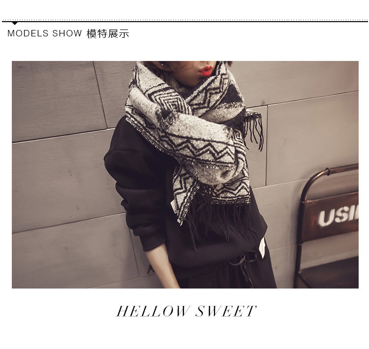 ผ้าพันคอ/ผ้าคลุมไหล่ กันหนาว เนื้อนุ่ม ลายดำขาว เกาหลี งานดีค่ะ พร้อมส่ง same pic