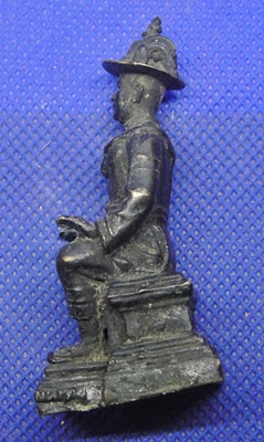 รูปหล่อพระเจ้าตากสินมหาราช