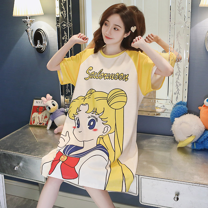 ชุดนอนผู้หญิง
