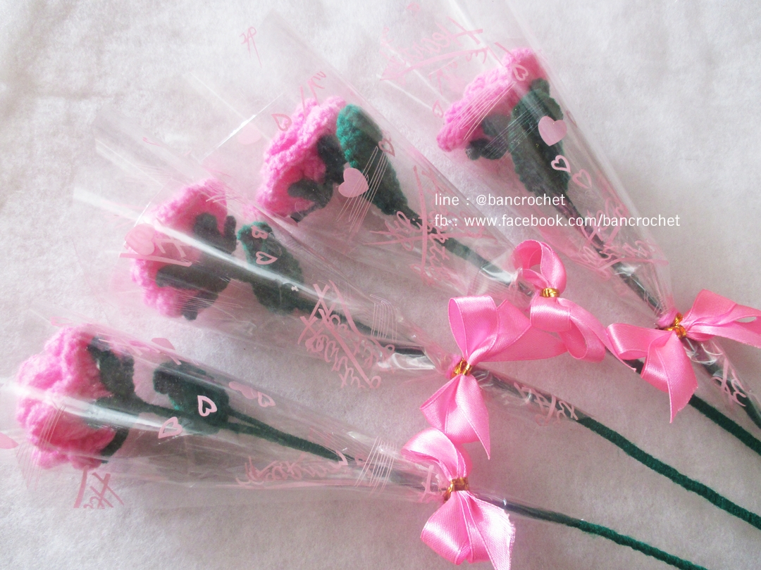 กุหลาบถักสีชมพู Pink crochet rose pink