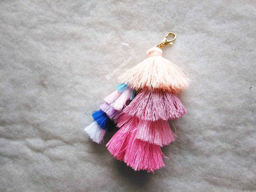 Bancrochet พวงกุญแจพู่ห้อยกระเป๋า tassels pompoms keychains หลากสี 5.5-6นิ้ว