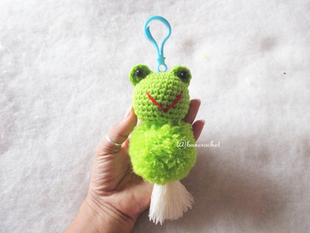พวงกุญแจปอมปอมเคโระ pompoms keroro crochet keychain