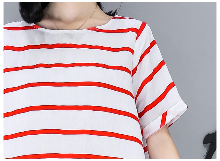 Blouse3767 เสื้อทรงปล่อยหน้าสั้นหลังยาว ผ้าโพลีลายริ้วเนื้อดีหนามีน้ำหนักทิ้งตัว ผ้าเนื้อดีทรงใส่ฟรีไซส์ใส่สบาย งานสวยแมทช์กับอะไรก็เข้า