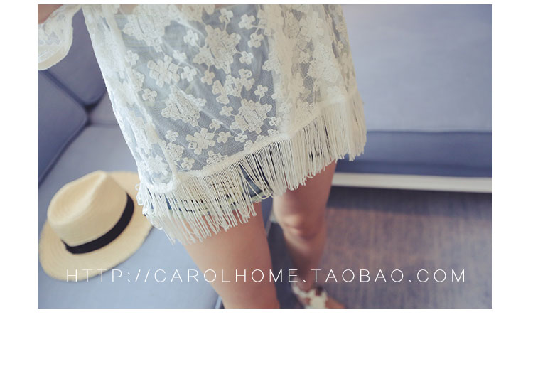 เสื้อคลุมซีทรู มีลายในตัว เหมาะกับวันชิลๆ พร้อมส่งจ้า white