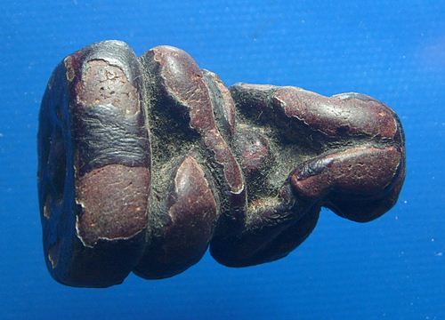 พระปิดตาหลวงปู่บุญเนื้อผงคลุกรัก