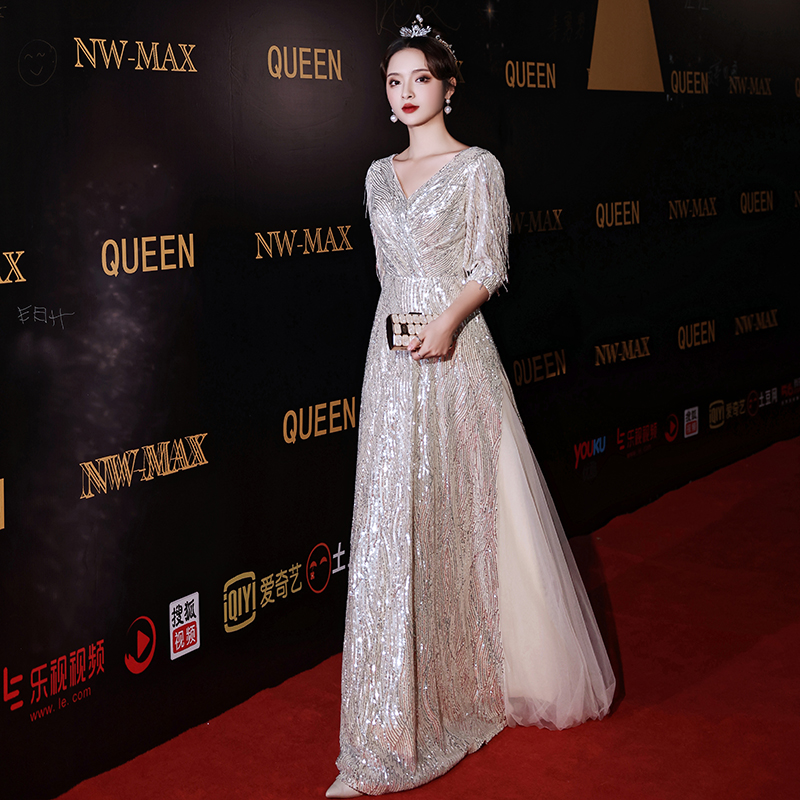 ชุดราตรี ชุดราตรีสวยหรู แบบ ทันสมัย Evening dress