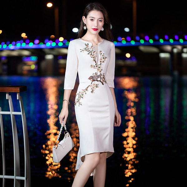 ชุดราตรี ชุดออกงาน ดีไซน์หรู แบรนด์ Angel