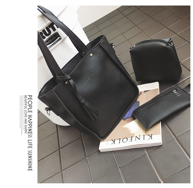 (สีเทา,สีดำ)สุดคุ้ม ซื้อ 1 ได้ถึง 3 กระเป๋าสะพายหนังทรงสวย + กระเป๋าใบเล็กอีก 2 ใบ เทาอ่อน (ตามภาพรายละเอียด)