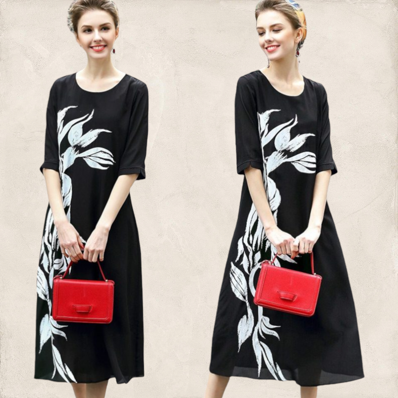 Dress4298 แม็กซี่เดรสยาวทรงปล่อยแขนศอกสีพื้นดำพิมพ์ลายดอกไม้ ซิปหลังใส่ง่าย มีซับในอย่างดีทั้งชุด ผ้าชีฟองทึบแสงเกรดพรีเมียมเนื้อดีมีน้ำหนักทิ้งตัวสวย มีติดตู้ไว้ใส่ได้เรื่อยๆ