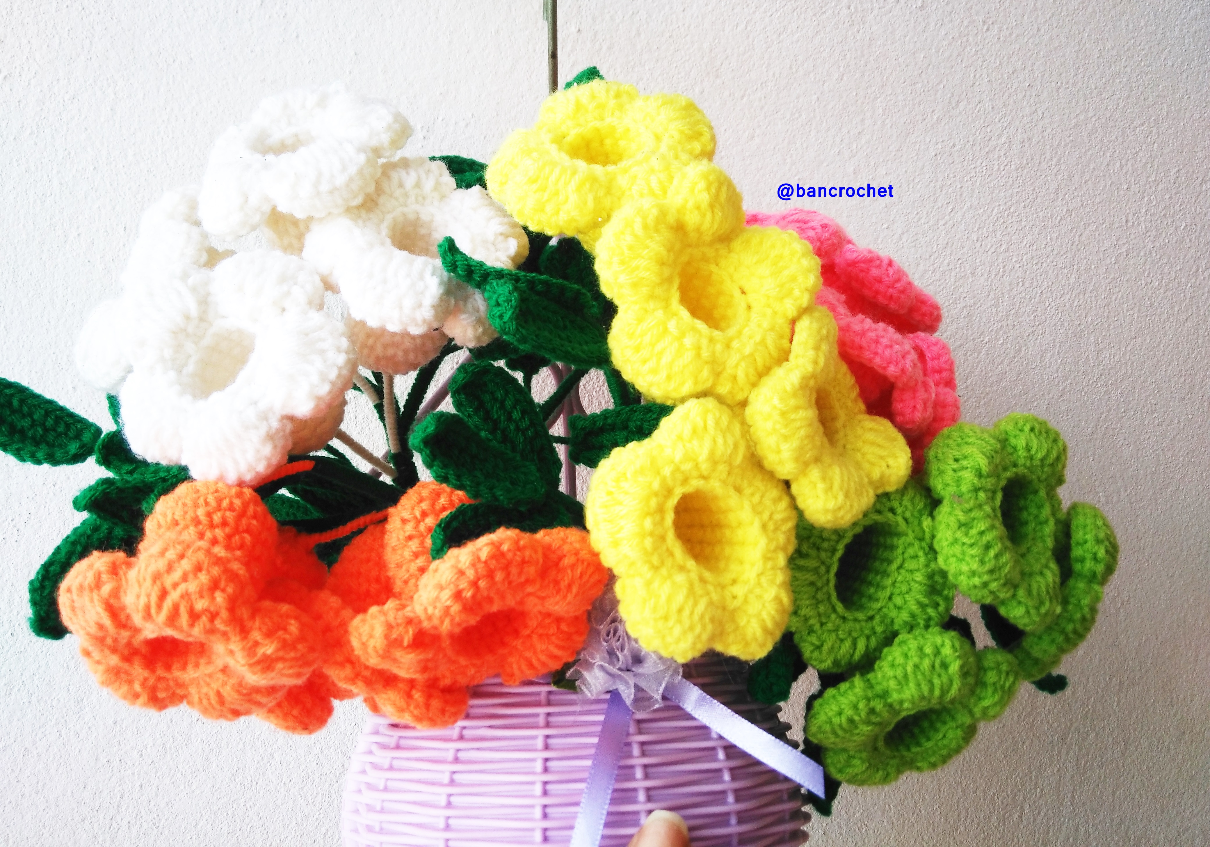 Bancrochet แจกันช่อดอกไม้แขวน crochet flowers vase hanger หลากสี 8 นิ้ว