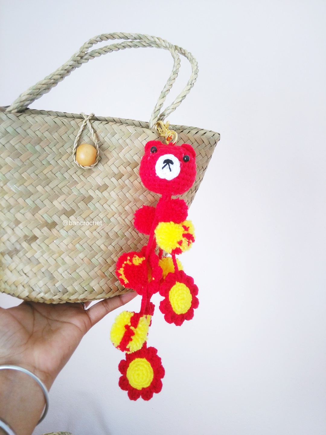 Bancrochet กระเป๋าสานกระจูดห้อยพวงกุญแจ grajood basket weave bags คละสี 7*10*7*12 นิ้ว