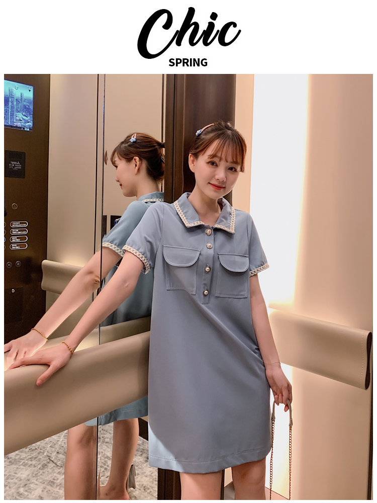 Dress4563 เดรสคอปกกระดุมหน้าสีพื้น ดีเทลแต่งแถบลูกไม้ปกและปลายแขน กระเป๋าอก ผ้าโพลีเนื้อดีใส่สบาย ผ้ามีน้ำหนักทิ้งตัว งานสวยใส่ง่าย ทรงนี้น่ารักมีติดตู้ไว้ใส่ได้เรื่อยๆ มี 2 สี ฟ้า, ดำ