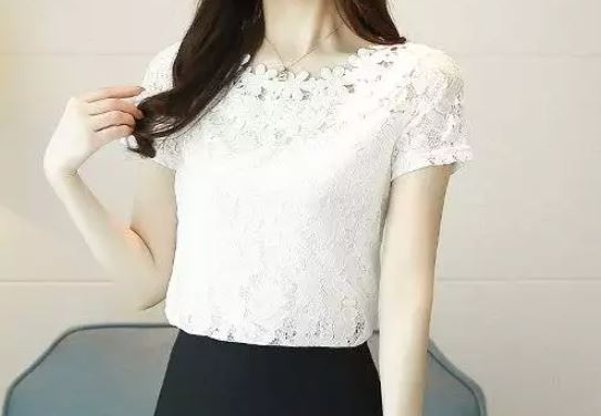 เสื้อผ้าลูกไม้ วัยรุ่น สีดำ สีขาว แขนสั้น แบบเรียบ คอกว้าง ใส่ทำงาน เที่ยว ออกงาน แบบเก๋ ๆ เสื้อลูกไม้ ใส่ออกงาน 464337