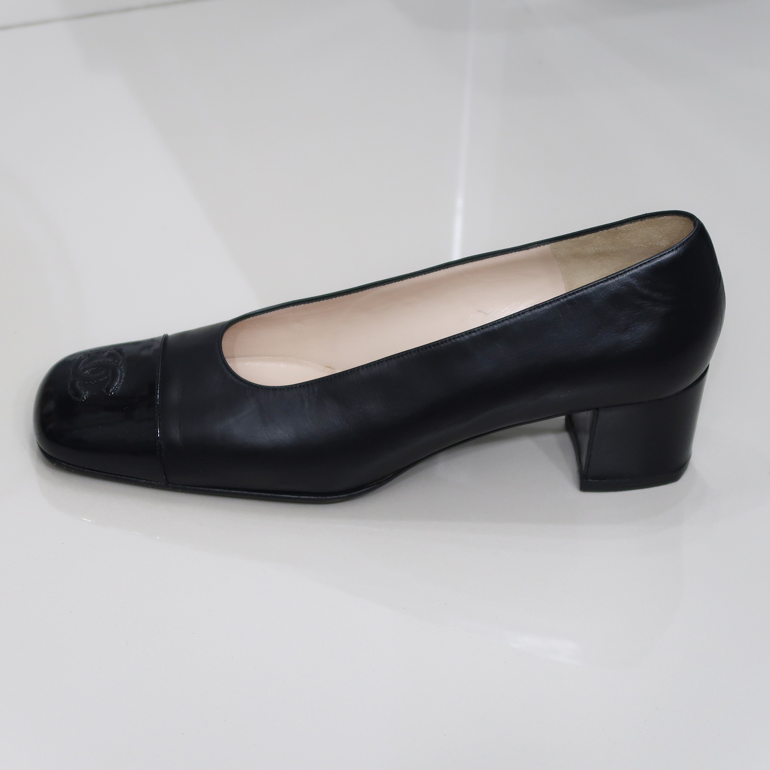 Chanel Black Calf Leather Patent Cap Toe Pumps Size 38.5